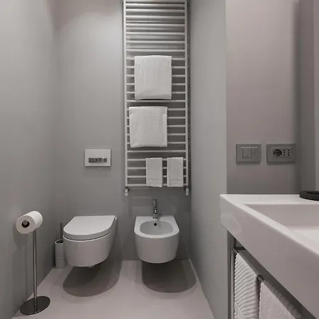 Fifty Eight Duomo Two Bedrooms شقة ميلان