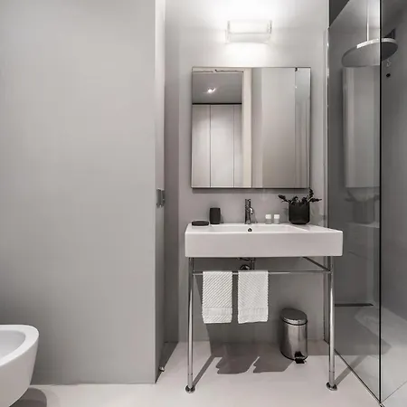 Fifty Eight Duomo Two Bedrooms شقة