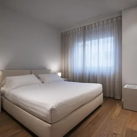شقة Fifty Eight Duomo Two Bedrooms *