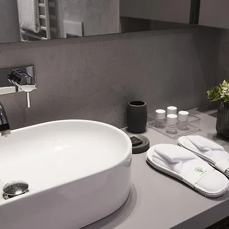 Fifty Eight Duomo Two Bedrooms شقة ميلان