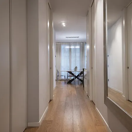 Fifty Eight Duomo Two Bedrooms ميلان