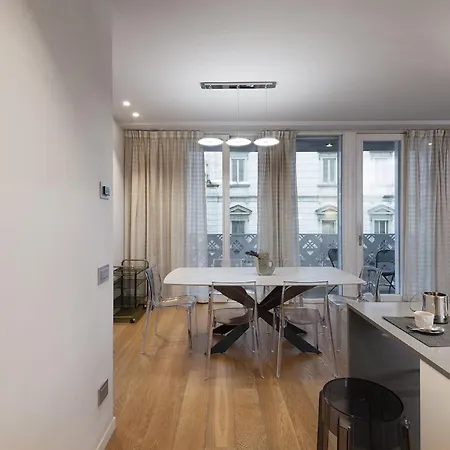 Fifty Eight Duomo Two Bedrooms شقة *